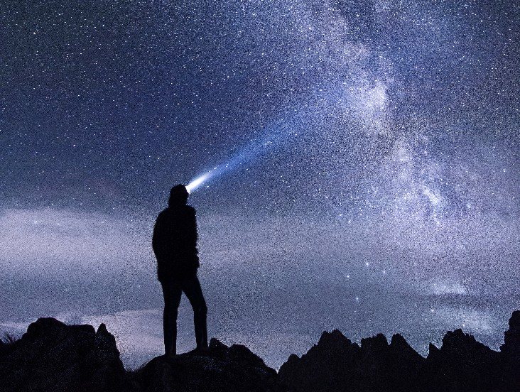 https://unsplash.com/@quanle2819